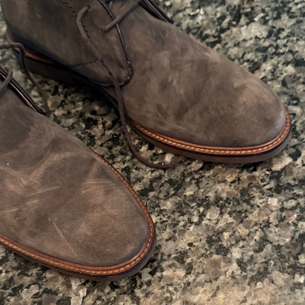 Ashton Grey Men's Suede Chukka Boots in Rich Brown EUC 9